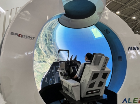 Brogent Partners with AUO to Create a New Generation of Immersive LED Flight Simulators First product debuts at Touch Taiwan 2022