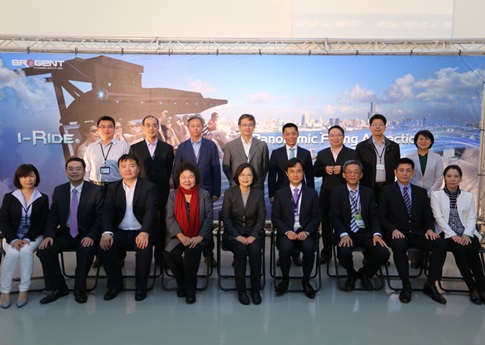 President-elect Tsai Ying-wen visits Brogent Technologies