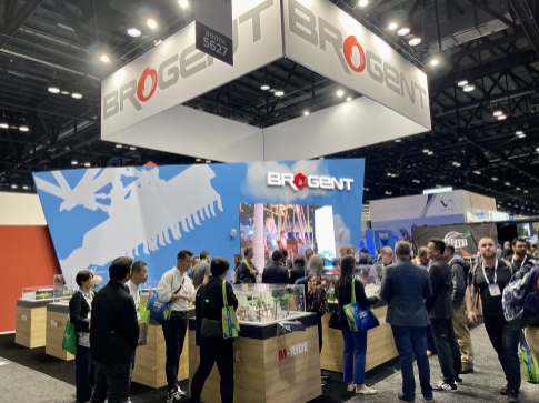 智崴開幕陸海空大型體感遊樂設備 以高規格數位內容《飛越非洲》《進擊的巨人》拓展軟硬體營收